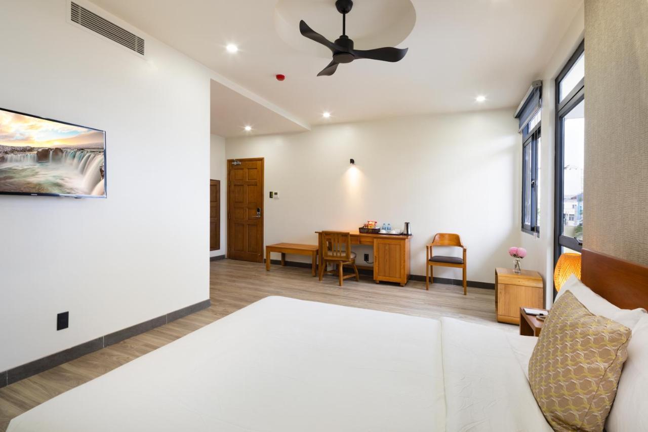 Lara Hotel Long Xuyên Esterno foto