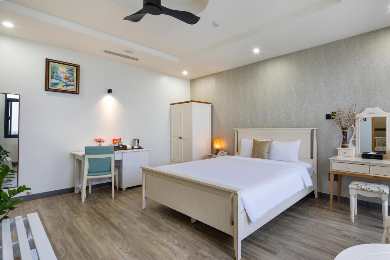 Lara Hotel Long Xuyên Esterno foto