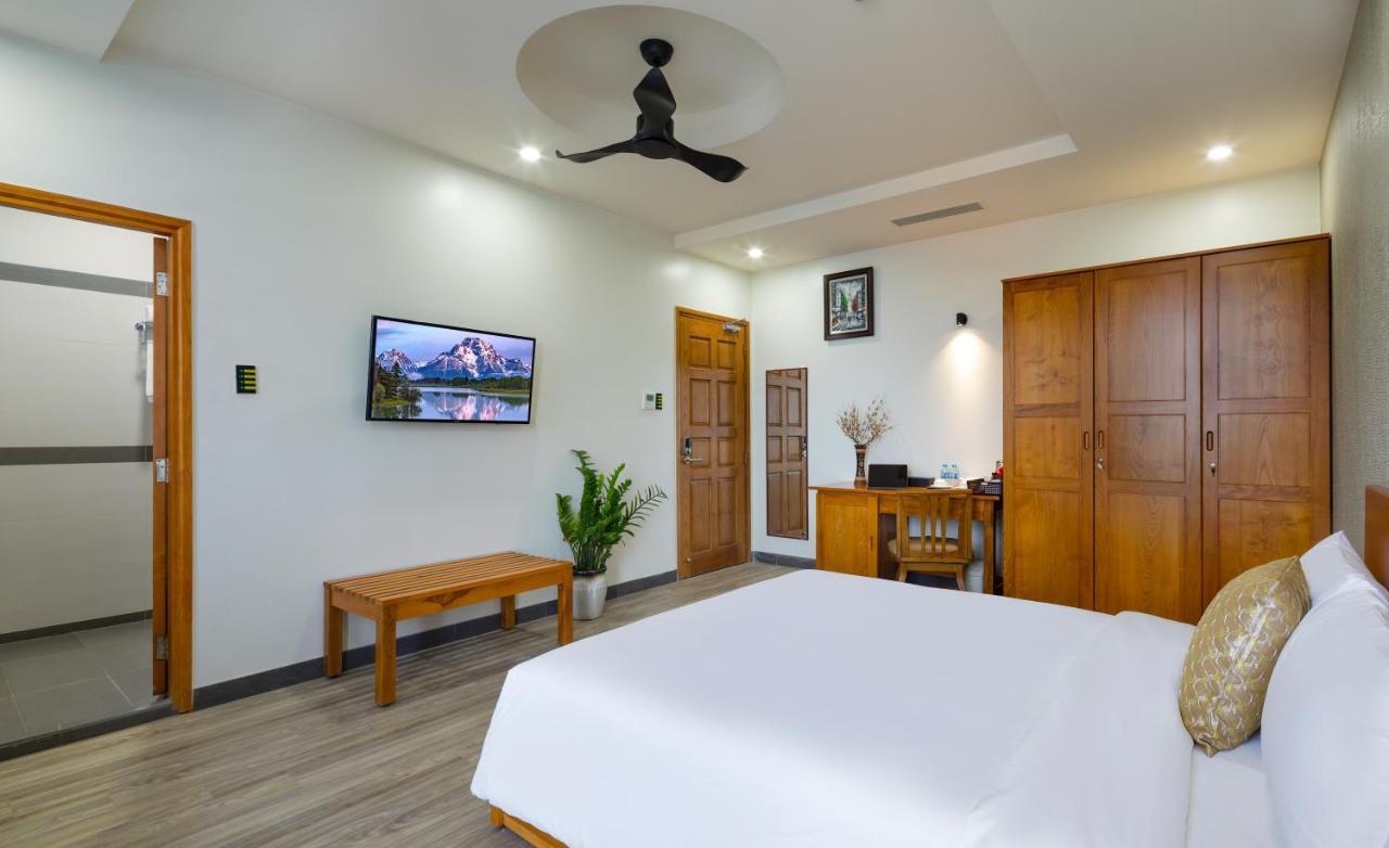 Lara Hotel Long Xuyên Esterno foto