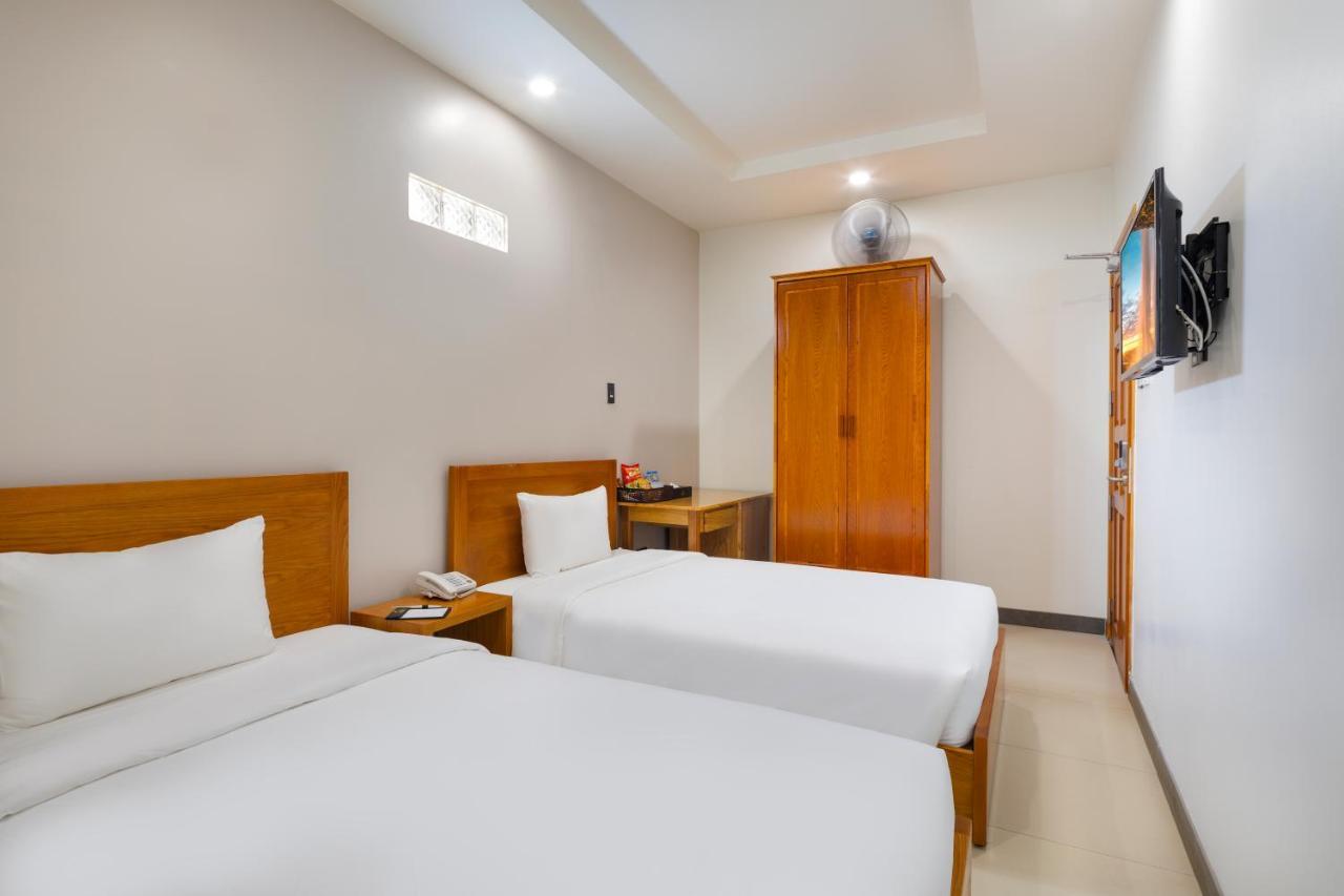 Lara Hotel Long Xuyên Esterno foto
