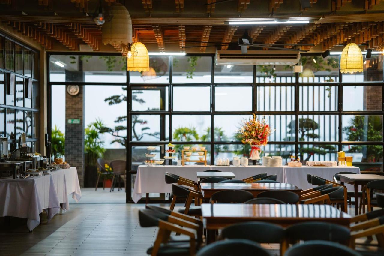Lara Hotel Long Xuyên Esterno foto