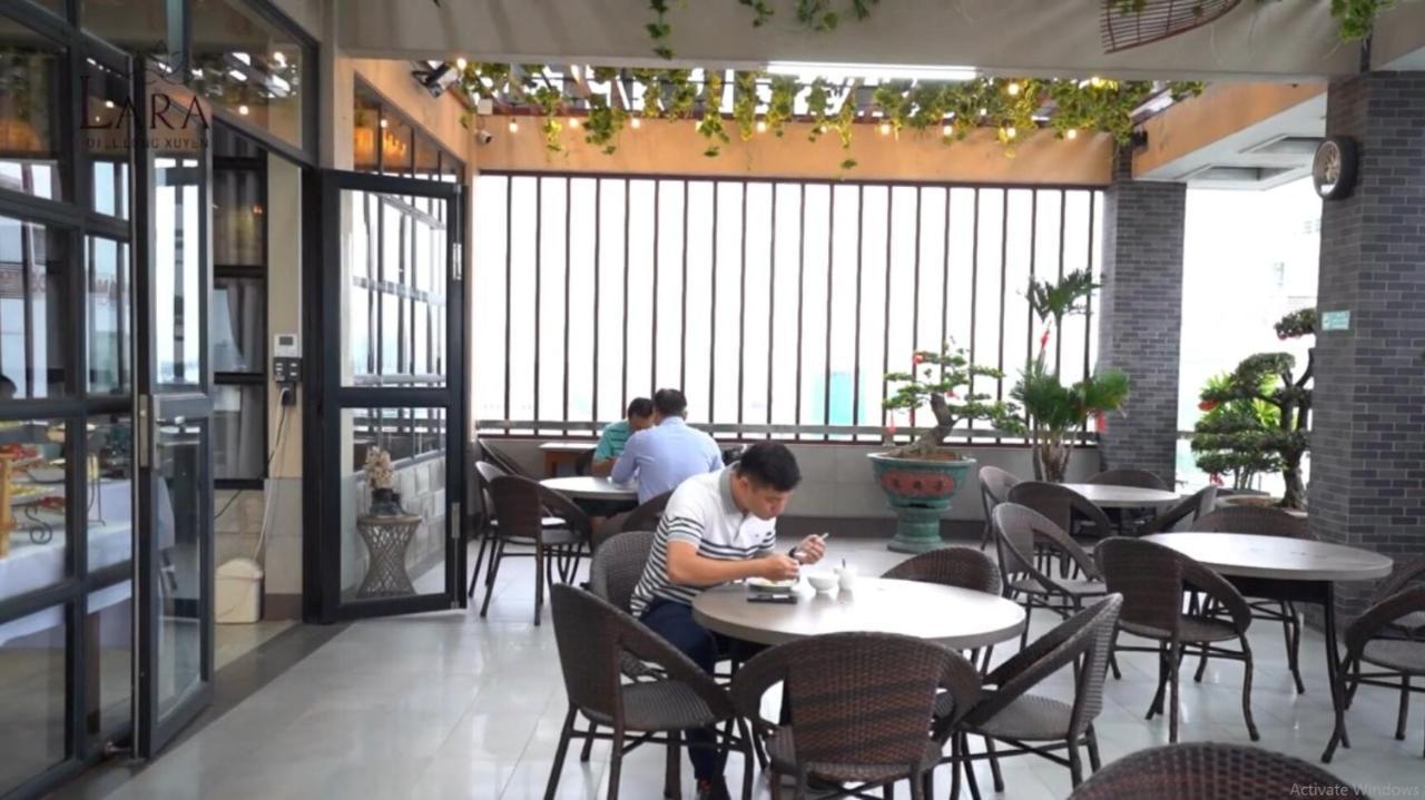 Lara Hotel Long Xuyên Esterno foto