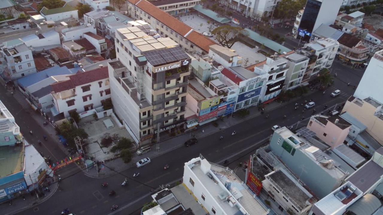 Lara Hotel Long Xuyên Esterno foto